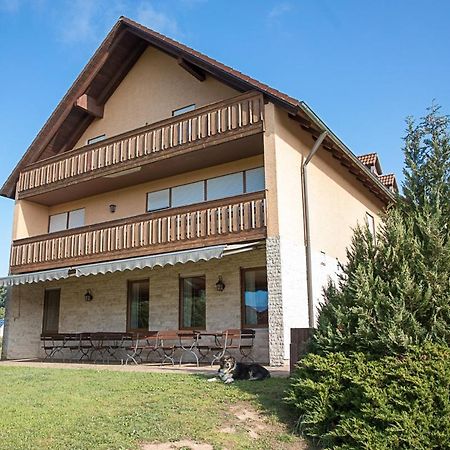 Gaestehaus Lorz Hoechstadt an der Aisch Exterior photo